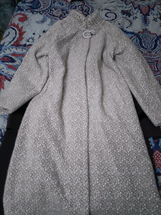 Кардиган новый25000тг ,пальто новый 35000тг с этикетками