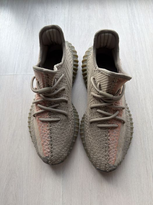 Yeezy 350 v2 Sand Taupe 43 1/3