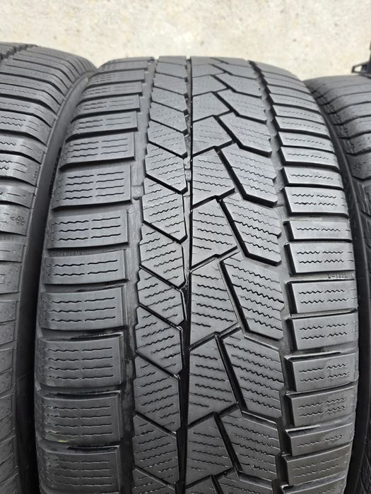 Vând patru anvelope de iarna continental 225  45 18  dot 1223