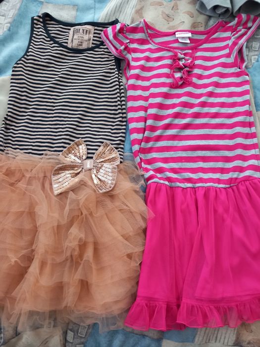 12 летни блузки и 3 рокли за момиче на 8-9 години