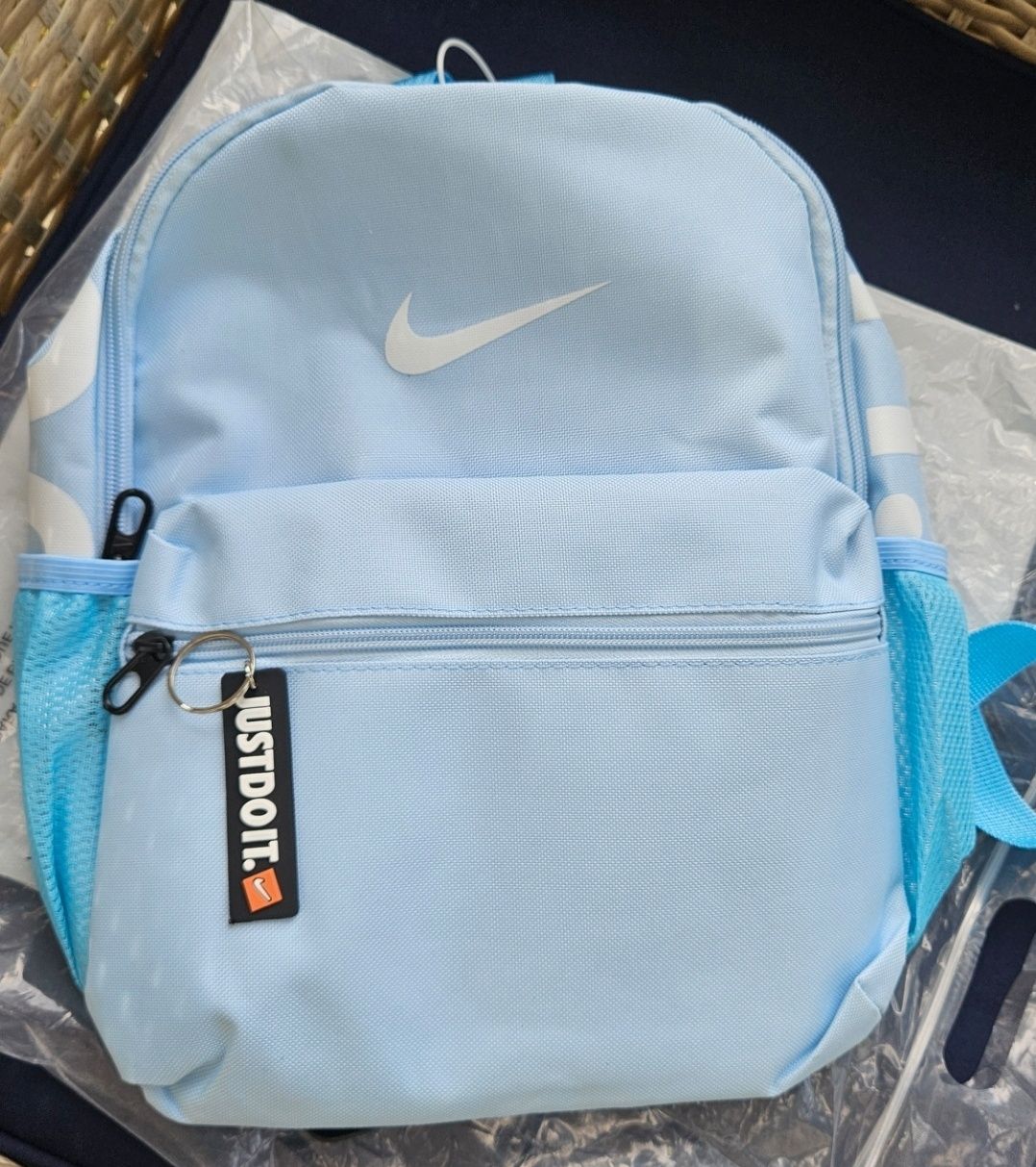 Чисто нова раница Nike brasilia с етикет