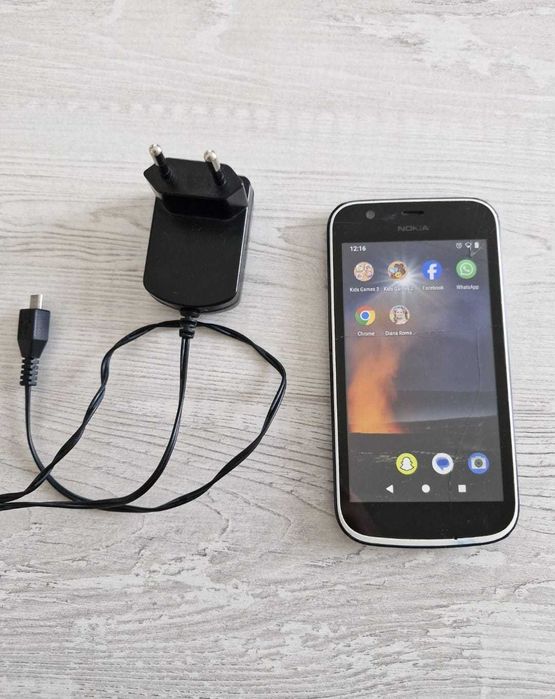 Telefon Nokia smartphone cu android, plus incarcator