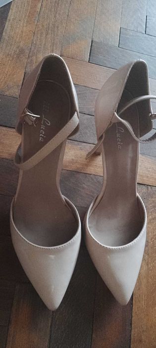 дамска бална рокля  заедно с безплатна дамска  бална чанта и обувки