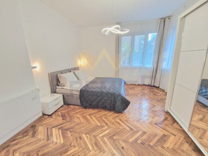 Дава се под наем Четиристаен апартамент в Варна, Център - 100 кв.м за 1000 € - Снимка #4