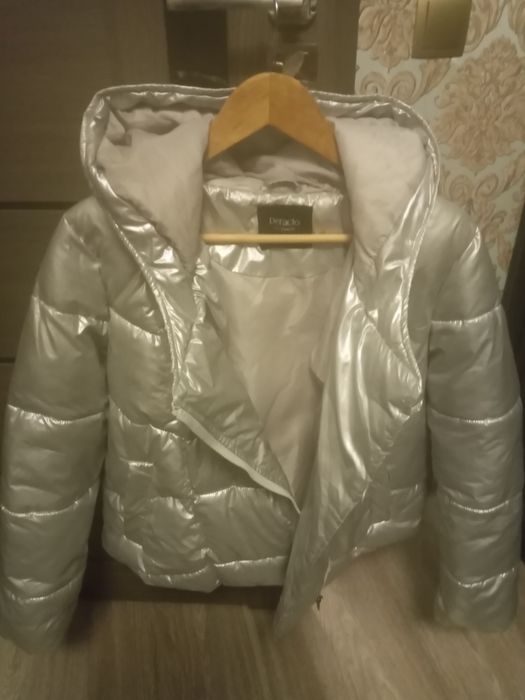 Женская одежда куртка серебристая 46р 48р