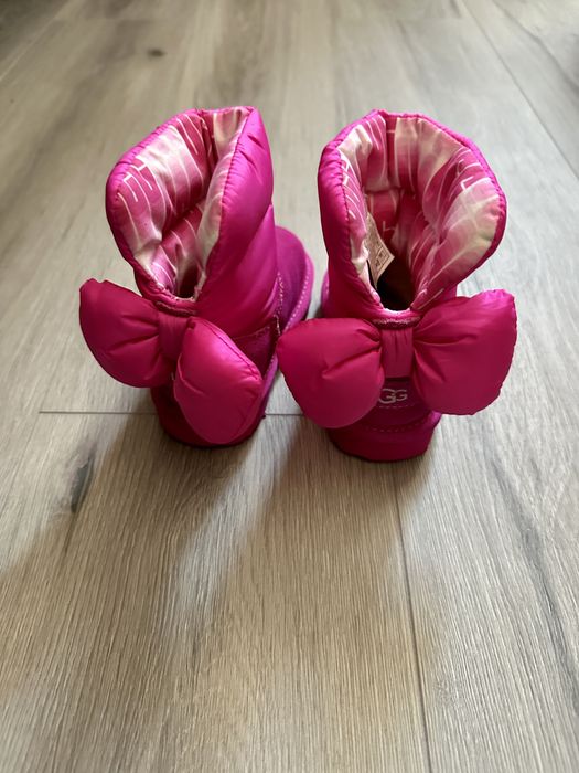 Ugg minnie marimea 22