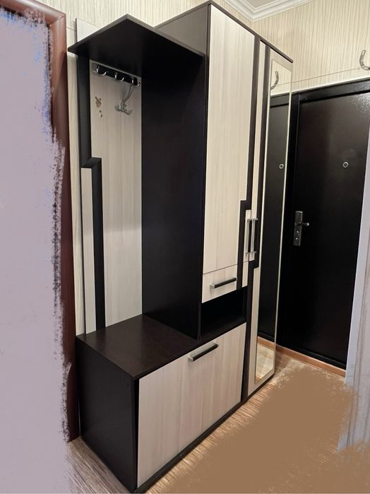 Срочно продам Шкаф в прихожую