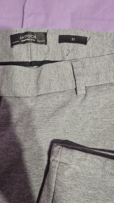 Pantaloni baieti H&M.