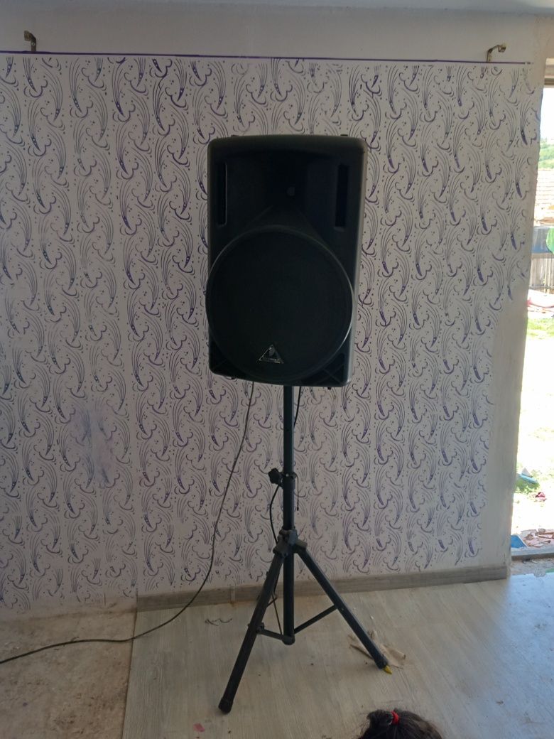 Boxă de vânzare Behringer