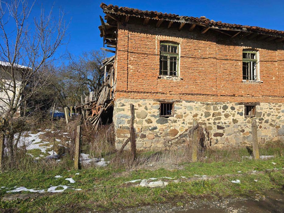 Продавам имот в Странджа планина, разположен в с.Факия, общ.Средец.