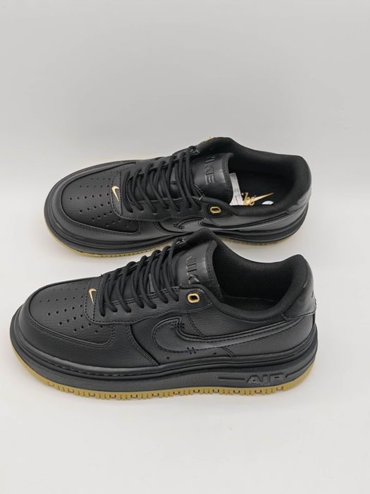 Nike Air Force 1 LUXE