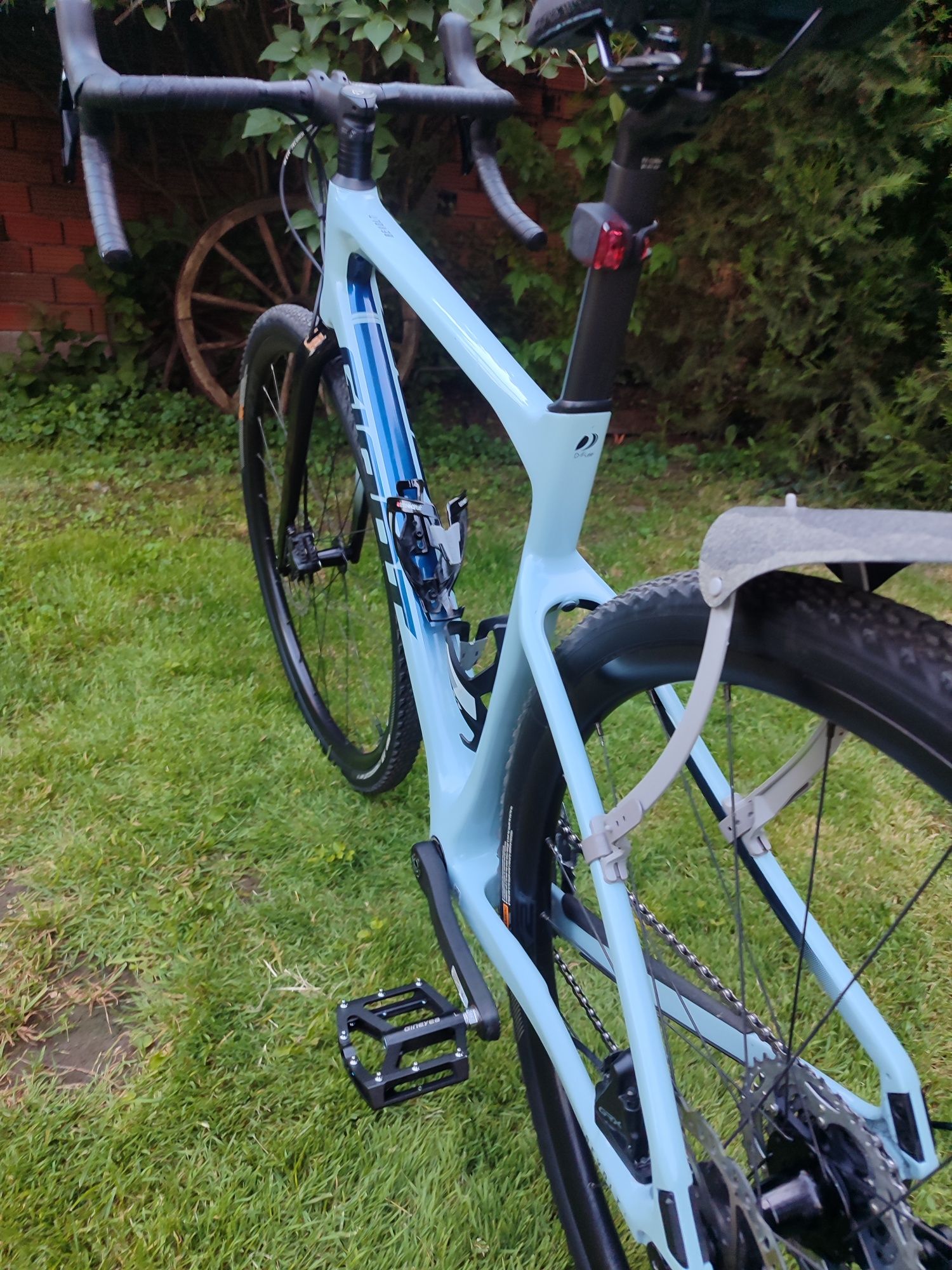 Giant Revolt Gravel Carbon 28 цола 2×10 GRX