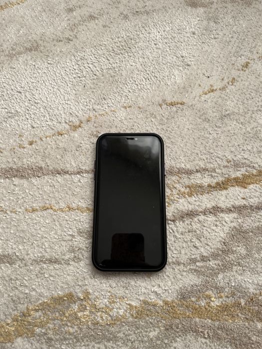 Iphone 11 экран толька поменял все работает