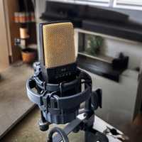 Продавам студиен микрофон AKG C414 XLII