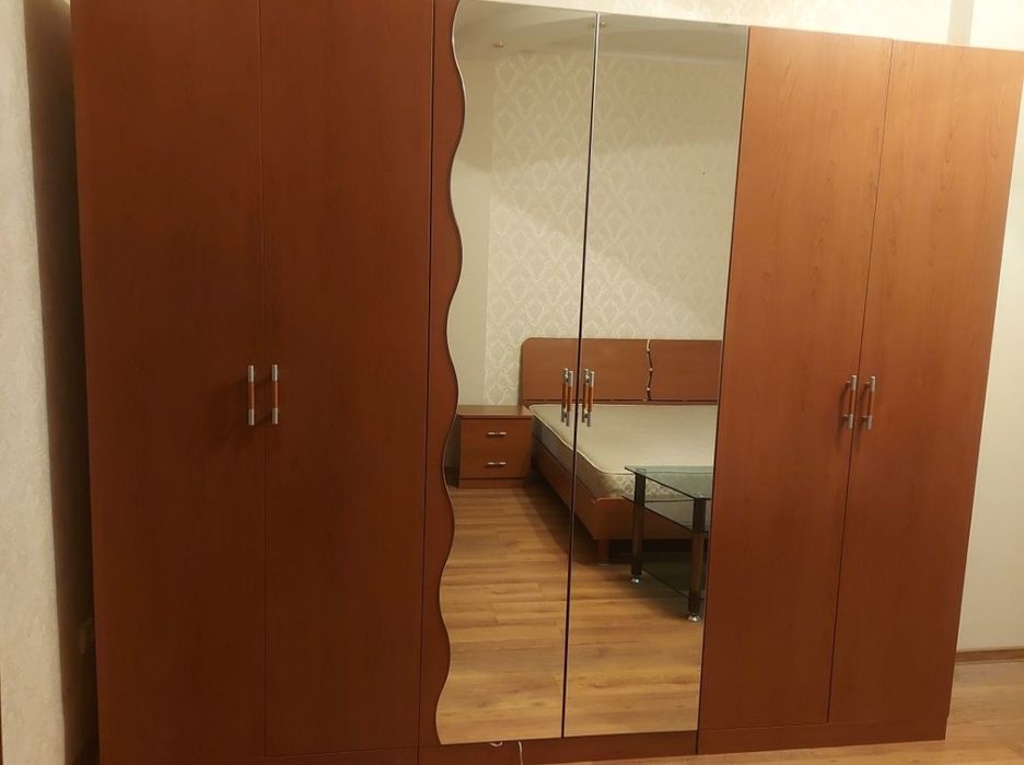 Срочно продам шкаф