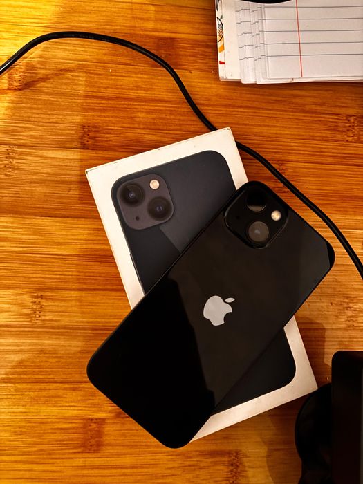 Айфон 13 сатылады