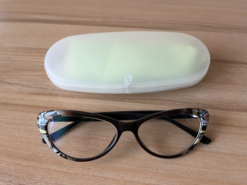 Коричневая Оправа-кошечки