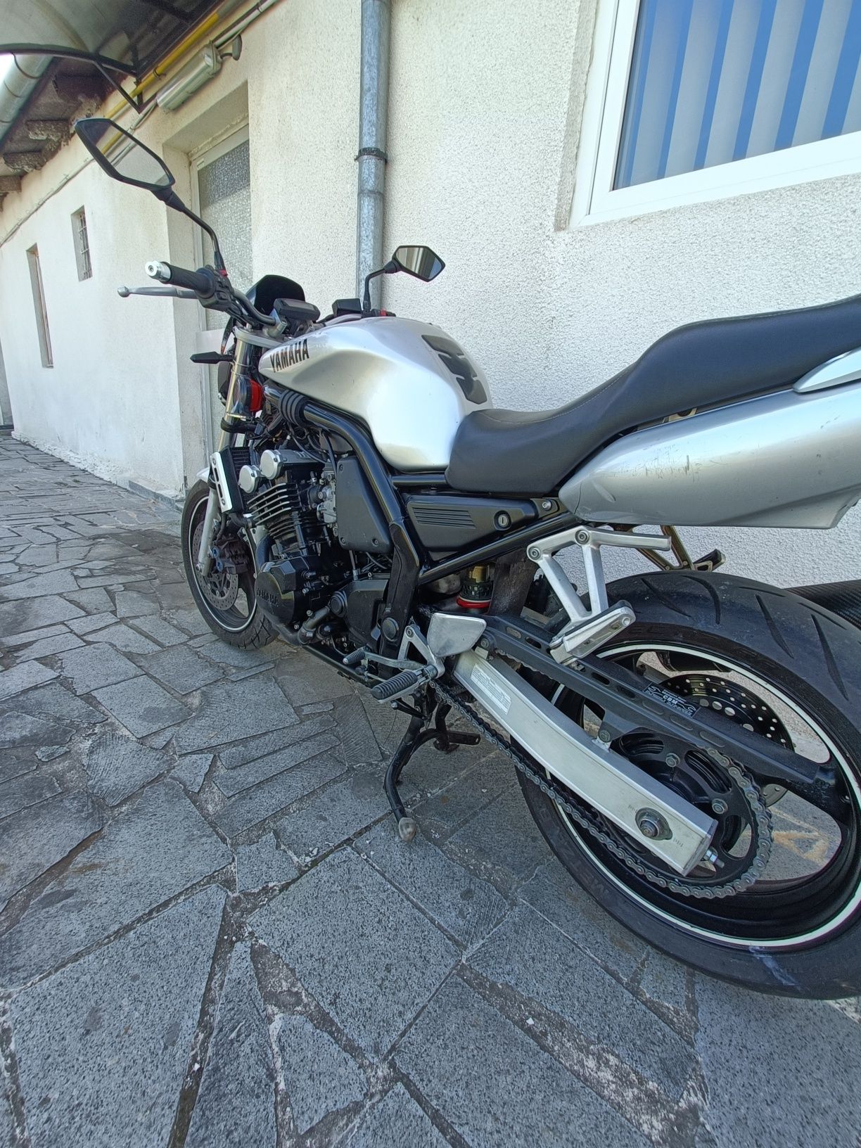 Vând Yamaha FZS 600