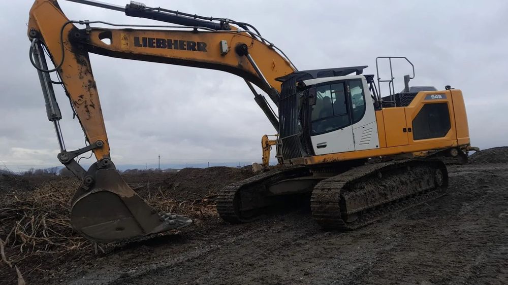 Liebherr R945