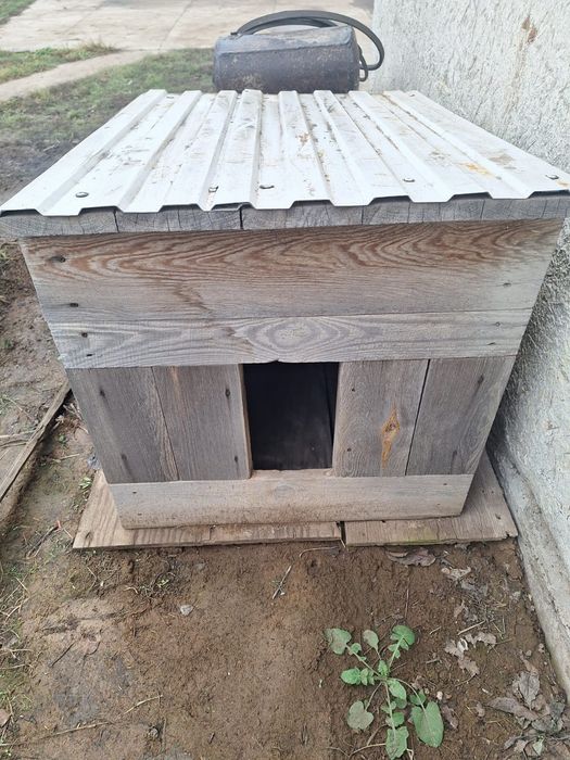 Продам конуру для собаки (утеплённая)