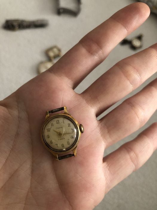 Ceas vechi suflat cu aur