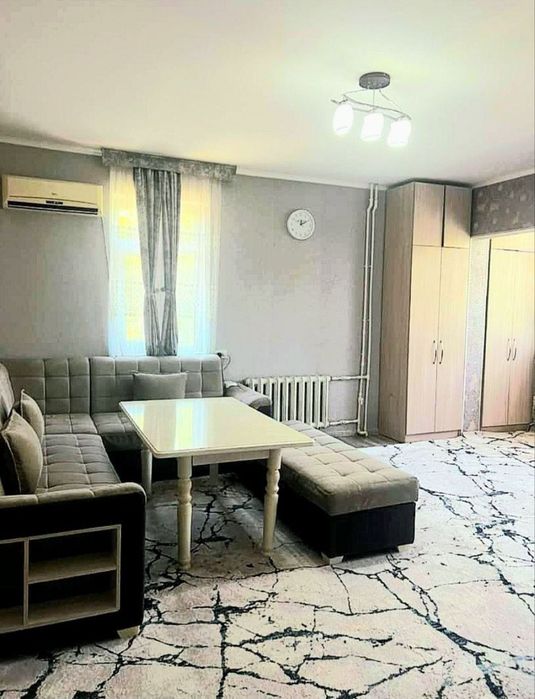 Юнусобод 4кв 1/3/4 Сотилади