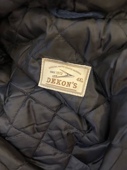 Теплая куртка с капюшоном