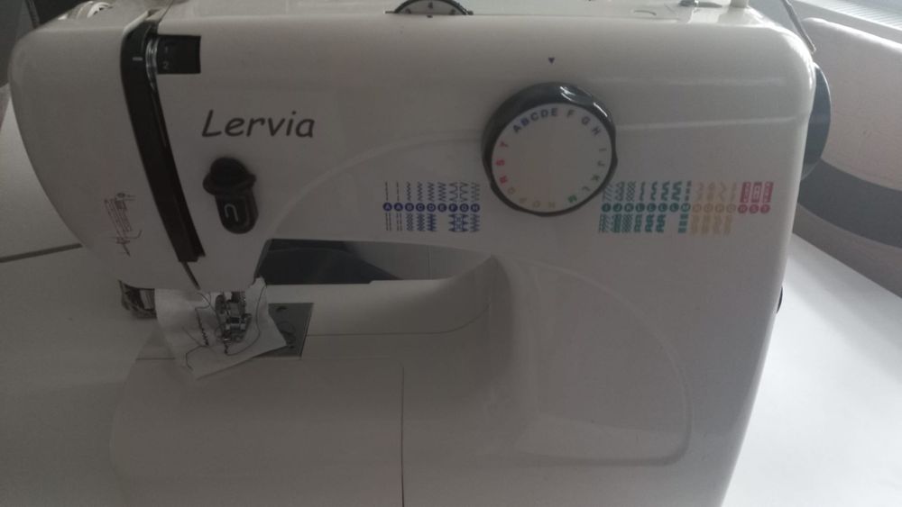 Masina de cusut Lervia
