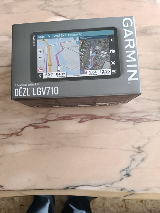 Навигация Garmin Dezl LGV710