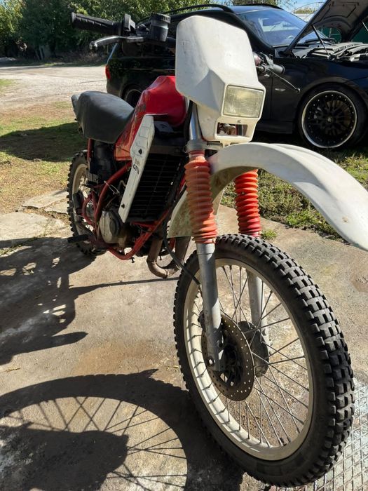 Продавам cagiva 125