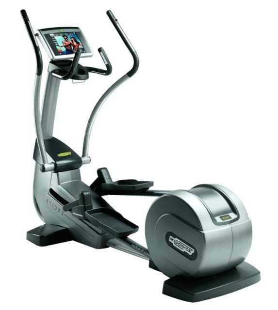 Кростренажор TECHNOGYM SYNCHRO Excite 700 TV, наличен