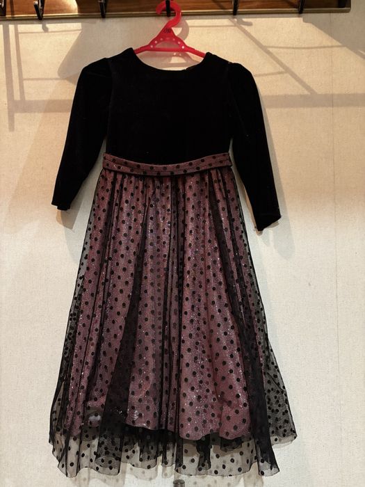 Продается нарядное платье в хорошем состоянии