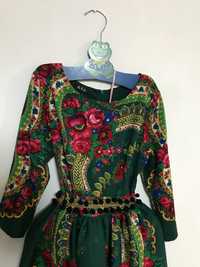 Rochie verde tradiționala cu tull