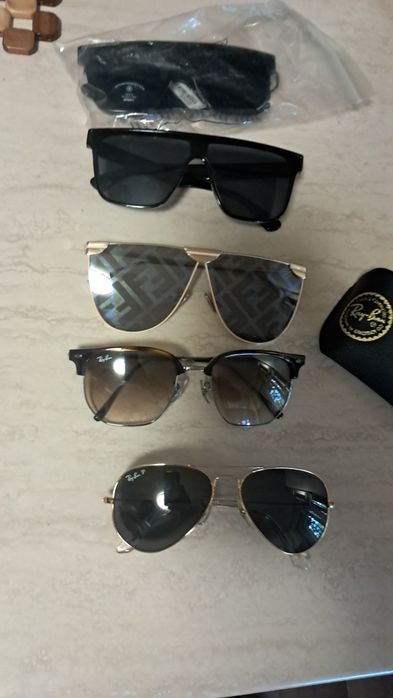 Vând ochelari de soare,,diverse firme.