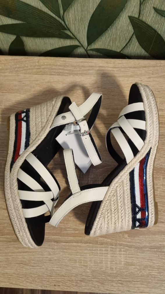 Sandale Tommy Hilfiger mar.38