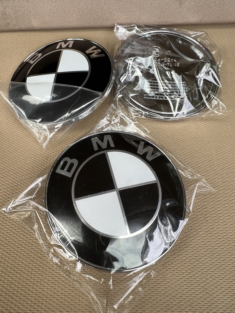 Emblema bmw alb negru capota portbagaj 82mm  1/3/5/6/7 X1/X3/X5/X6