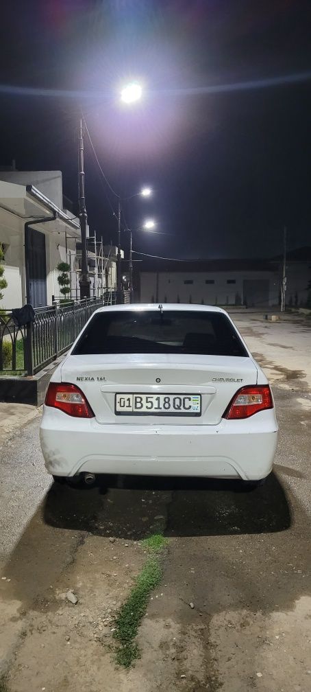Nexia 2 sotiladi 2010 narx 3600$