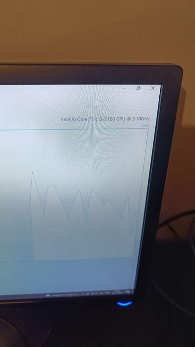 Vând PC low buget + monitor.