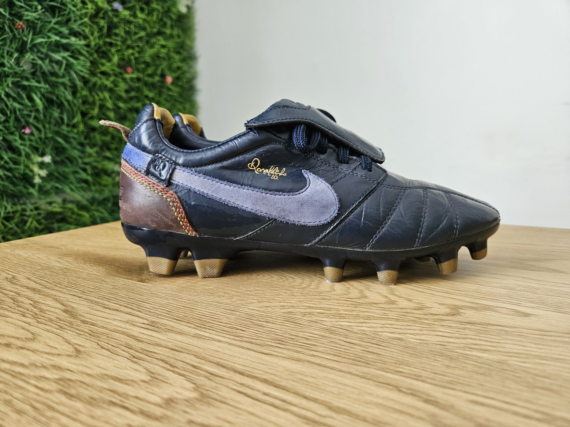 NIKE Tiempo Ronaldinho 10 Retro - 38.5 номер бутонки