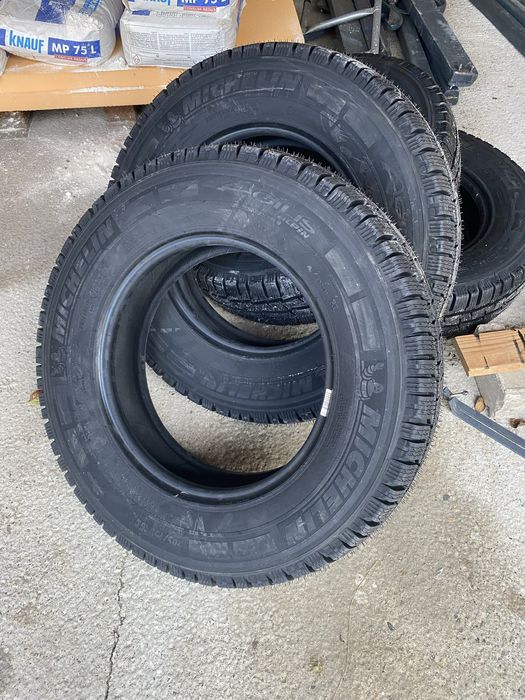 CAUCIUCURI  IARNA Michelin 205/75 R16 110/108 R C NOI NOUTE