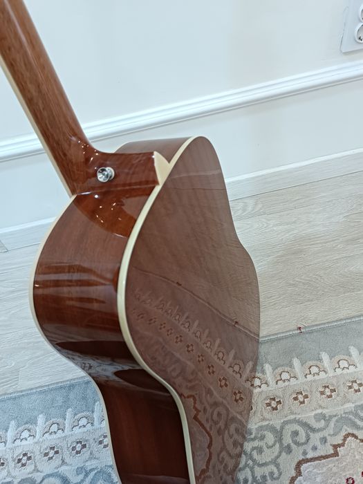 Гитара сатылады.