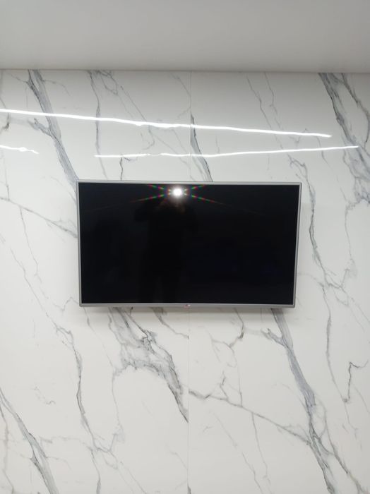 Продам телевизор LG