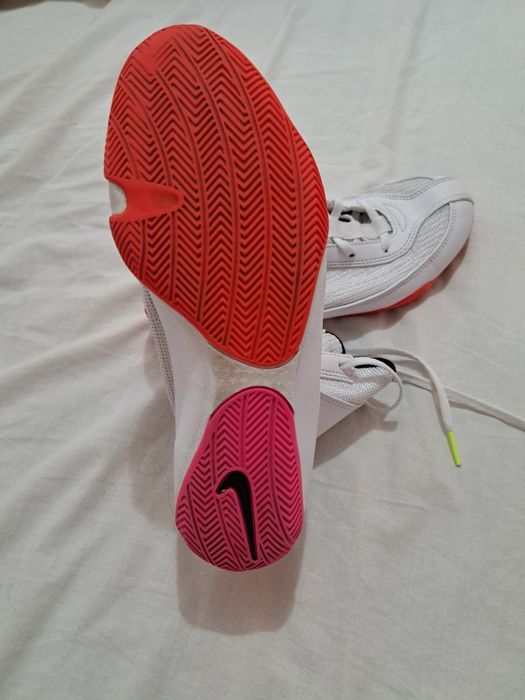 Ghete box Nike,folosite
