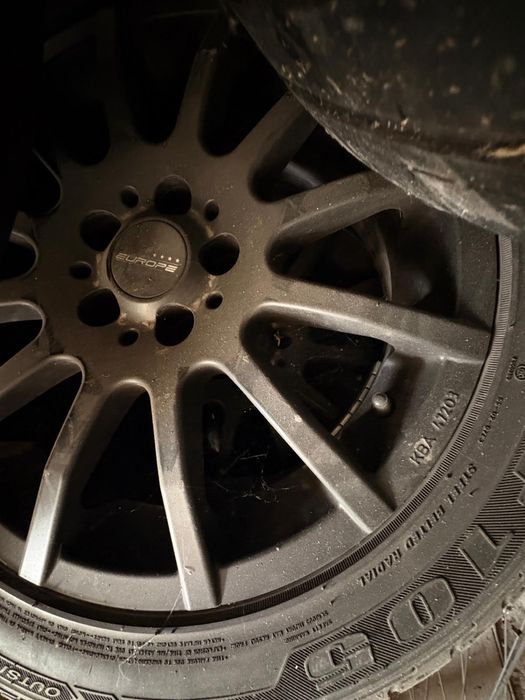 Jante 17” cu anvelope 225/45 R17 – stare bună