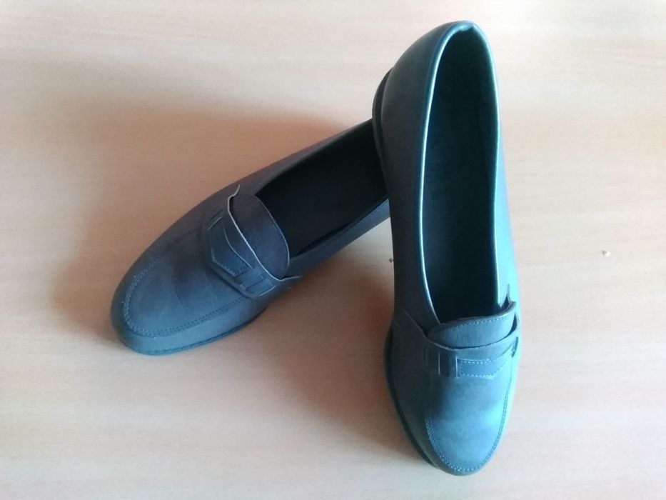 Туфли  кожаные новые размер39