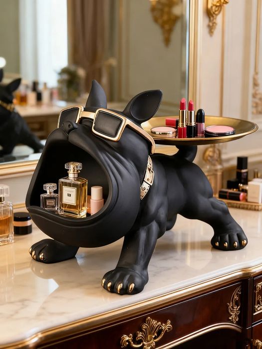 Статуя французского бульдога в современном стиле с подносом