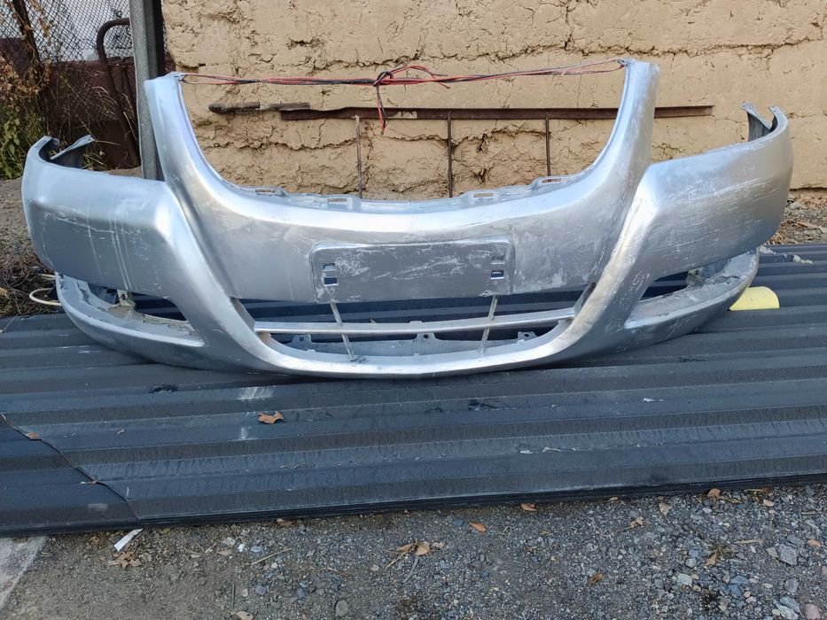 Продам передняя бампер от Nissan Almera