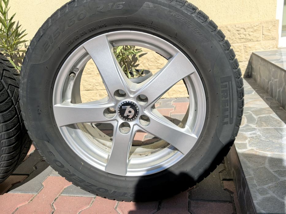 Vând jante aliaj 215/60 R16 cu cauciucuri de iarna 1200 lei