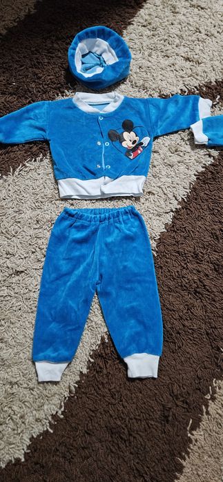 Doua costumase pentru gemeni 3-6 luni