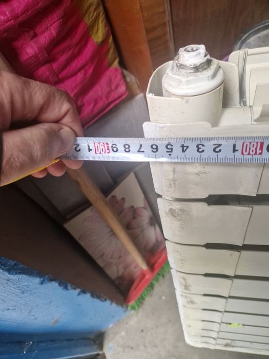 Calorifer aluminiu vertical cu 10 elemenți impecabil folosit fputin